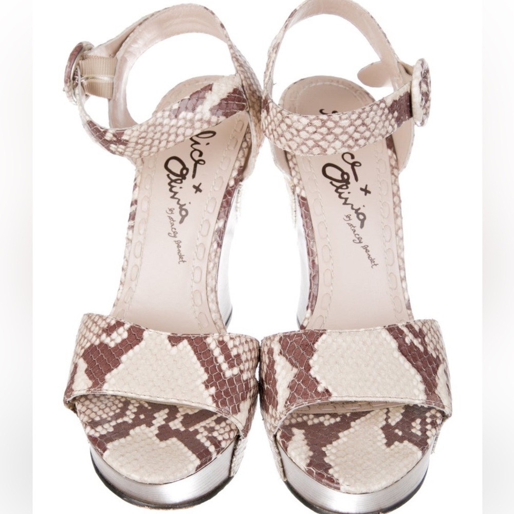 Alice and olivia